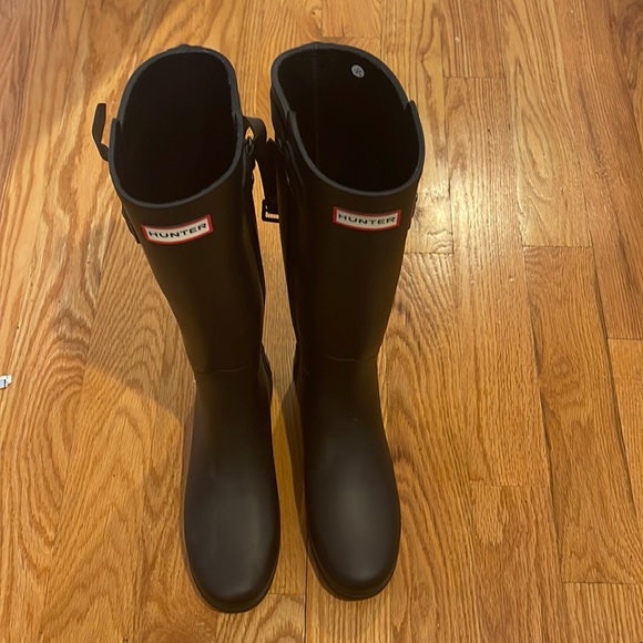 HUNTEE BLACK MATTE RAIN BOOTS 9 - Picture 2 of 8